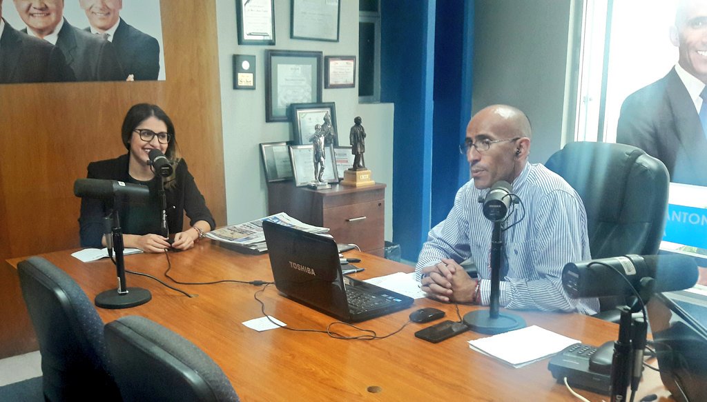 IDJuventud's tweet photo. Platicando acerca del Primer año de Gobierno, resumen de las actividades que realizó el @IDJuventud #ElCambioLoHacemosTodos #1InformeDgo https://t.co/S85m6KSFZ8