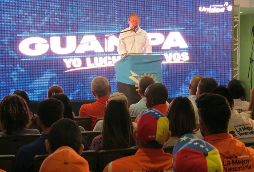 VPCoquivacoa's tweet photo. Como lo dijo @LesterToledo: "@JuanPGuanipa es el que lucha, y yo voy a luchar con él" Vamos #UnidosPorElZulia. https://t.co/lRNQWnKpgo