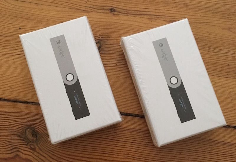 bitcoinagile's tweet photo. READY TO SHIP Ledger Nano S #bitcoin Cash XRP LTC Dash Hardware Wallet ON HAND #trendy https://t.co/8RO6qpFOdb https://t.co/FA2MHSUiNO