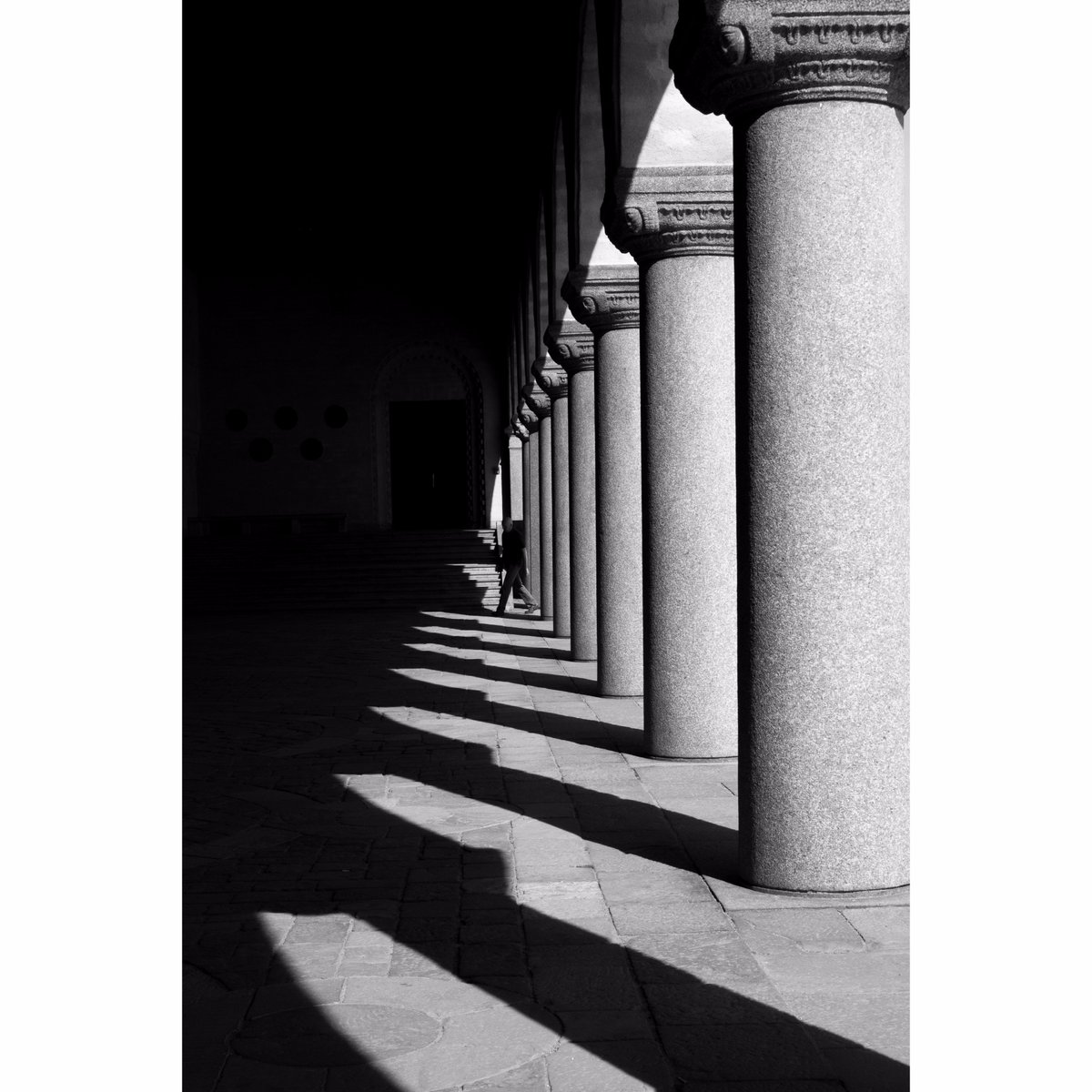 SivarsPhoto's tweet photo. #street #streetphotography  #blackandwhite #blackandwhitephotography #architecture #architecturephotography https://t.co/G314T5kHZr