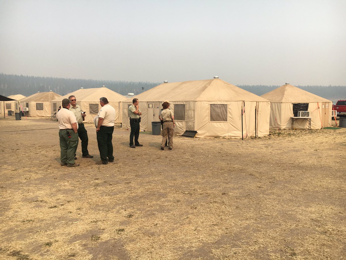 stevekigginstv's tweet photo. We're all waiting for @GovInslee, scheduled to get a personal briefing on #JollyMountainFire near #CleElem #Q13FOX #WaWildfire https://t.co/vGJyhib5eB