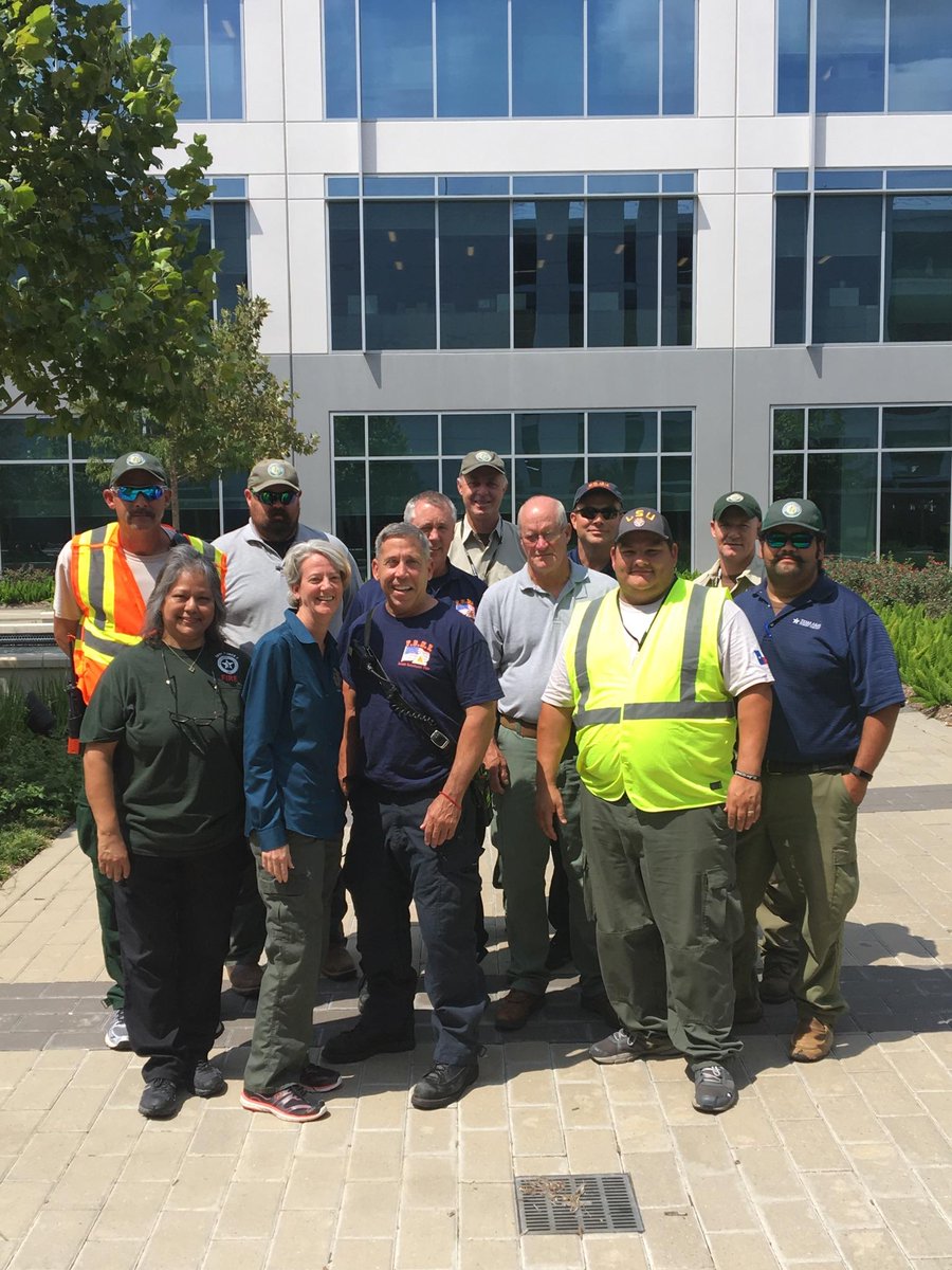 AllHazardsTFS's tweet photo. Operations members of the @FDNY Incident Management Team and @TXForestService together at the regional staging area in Katy, #Harvey https://t.co/xRd1IJJ24i