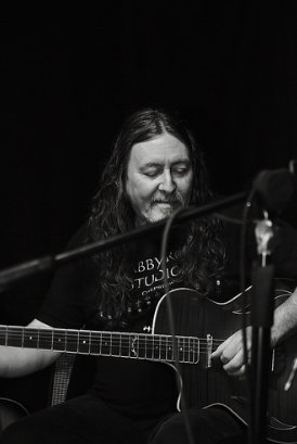 SP2_SP3's tweet image. Blues and roots &apos;Gun for Hire&apos; Paul Hobday  spthree.co.uk