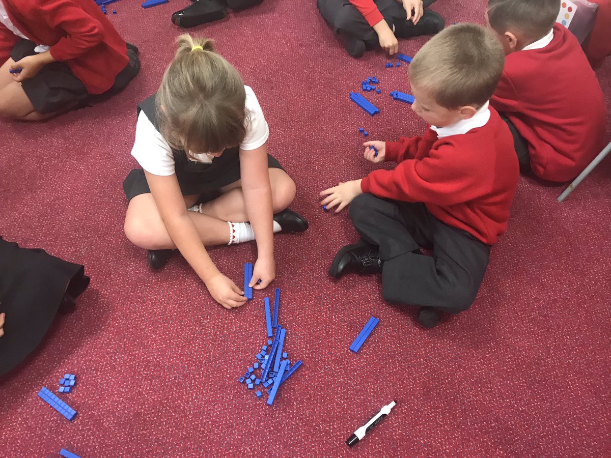 KincraigYear2's tweet photo. Using Base 10 to understand place value #maths #concreteobjects #learning https://t.co/TXhwrdpTIk