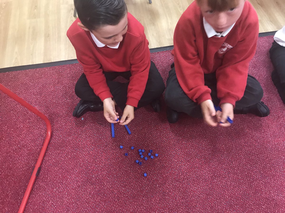 KincraigYear2's tweet photo. Using Base 10 to understand place value #maths #concreteobjects #learning https://t.co/TXhwrdpTIk