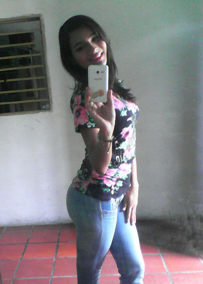 yesickaandre's tweet image. 