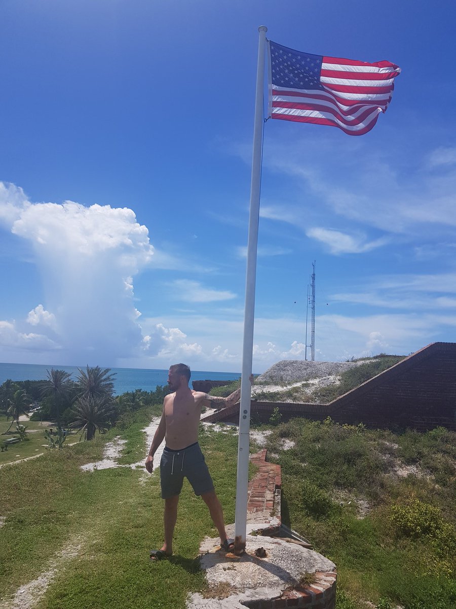 John_Kavanagh's tweet photo. Another beautiful calm day here in key west. Seems eerily calm actually... https://t.co/tueKO0vTZN