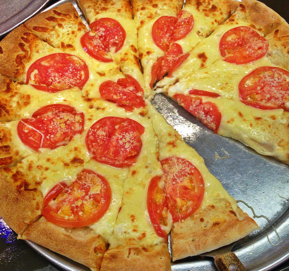 PennStateDining's tweet photo. I love you to pizzas  ❤️️ 🍕#NationalPizzaDay #PSUDining #FoodPunsEveryday https://t.co/VIXy7sjrXs