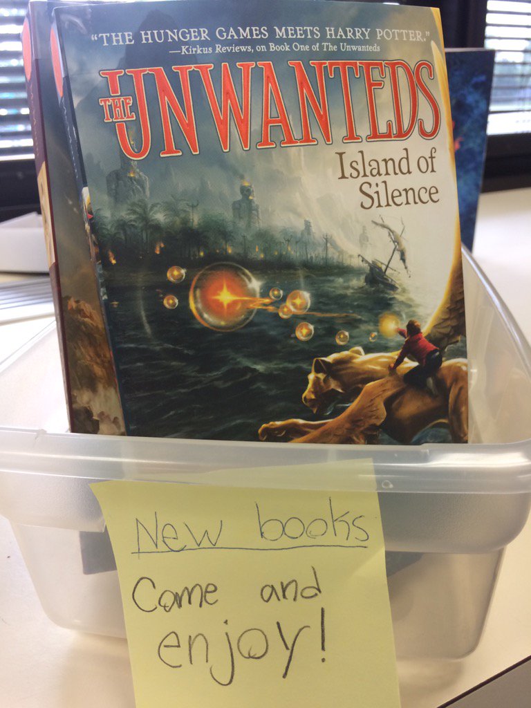 MrsVNeumann's tweet photo. Love the student-made sign I found posted on the bin of new books for our classroom!#engageD64 https://t.co/51zpgQoss2