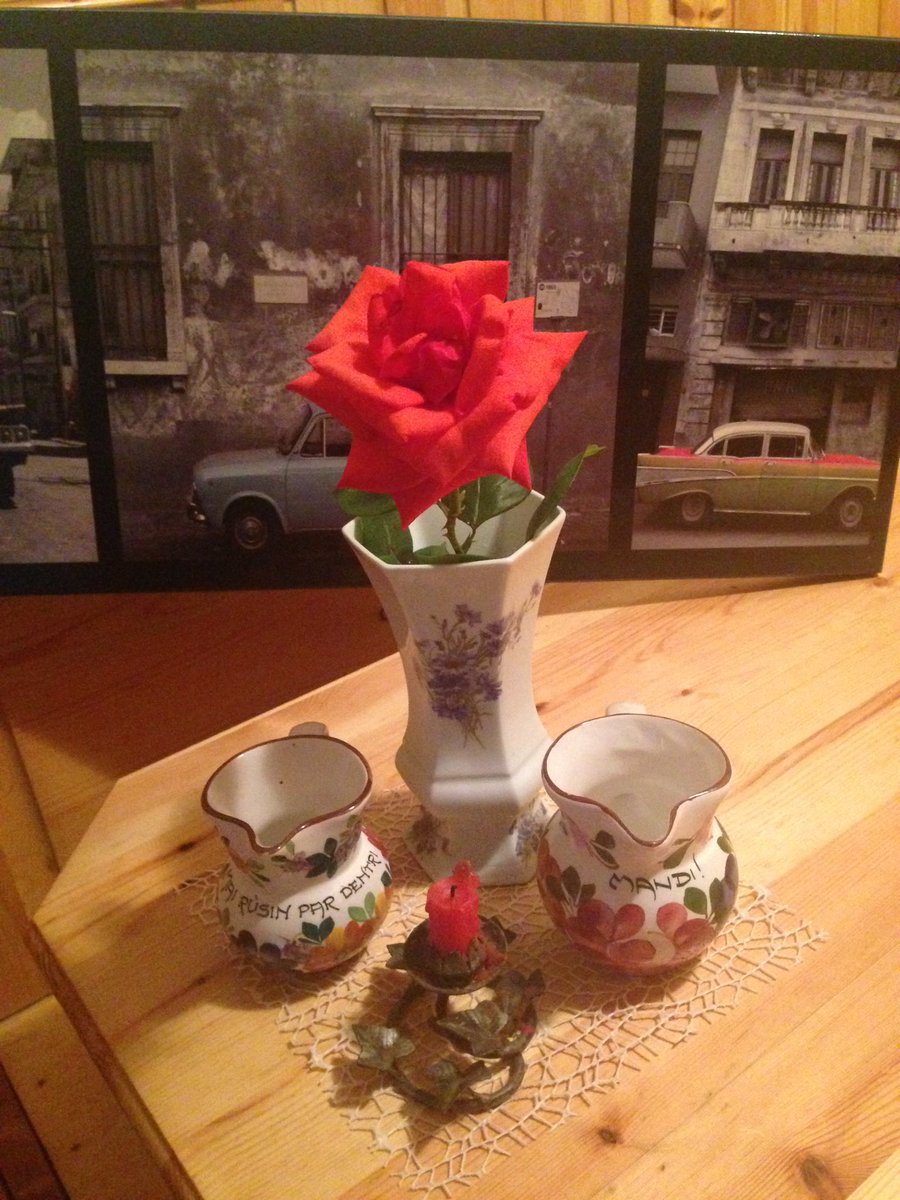 danigallet14's tweet photo. #casagallet #biolo #ilgallo #semplicità #rosa https://t.co/OeuD3OZXxC
