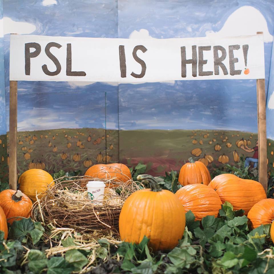 VictorStarbucks's tweet photo. It's back! Come get it while you can! 🎃🎃🍂🍃 fall is officially on its way. https://t.co/bZPQzS7nG5