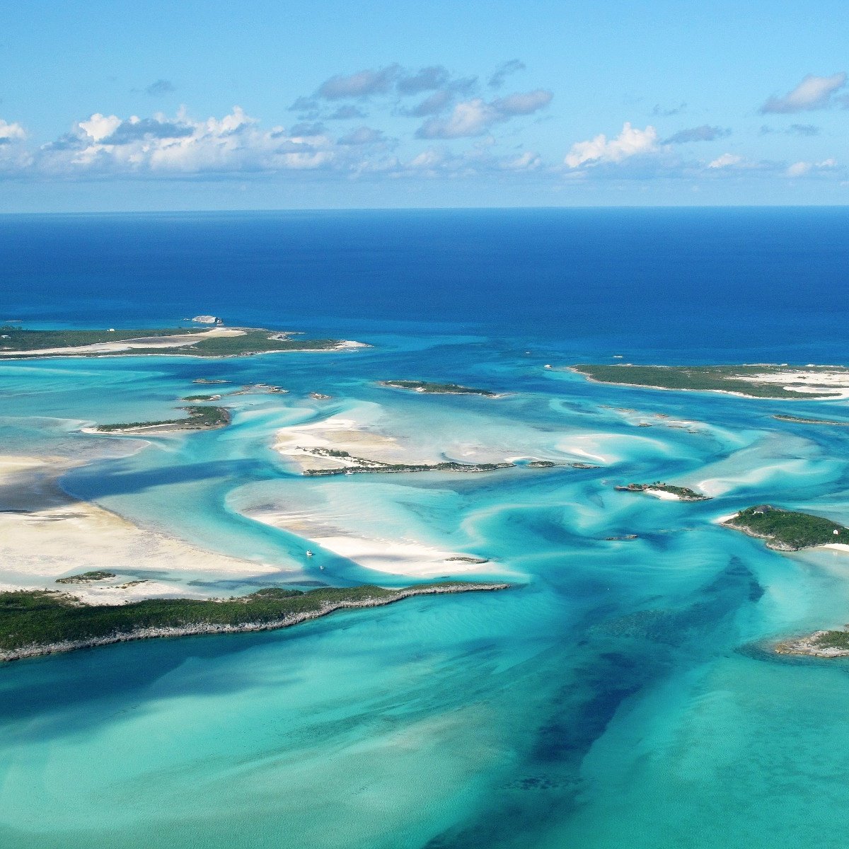 AdamStewart's tweet photo. We are keeping you all in our hearts and minds as Irma quickly approaches.#TurksandCaicos #Bahamas #Antigua #America #OneLove https://t.co/gGSitjFCVP