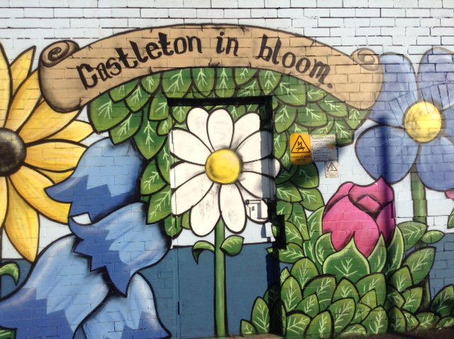 rochdaleinbloom's tweet photo. What do you think of our new artwork in #Castleton? Created in partnership with the @CanalRiverTrust. #RochdaleInBloom #RIB17 https://t.co/QfHsVflqQz