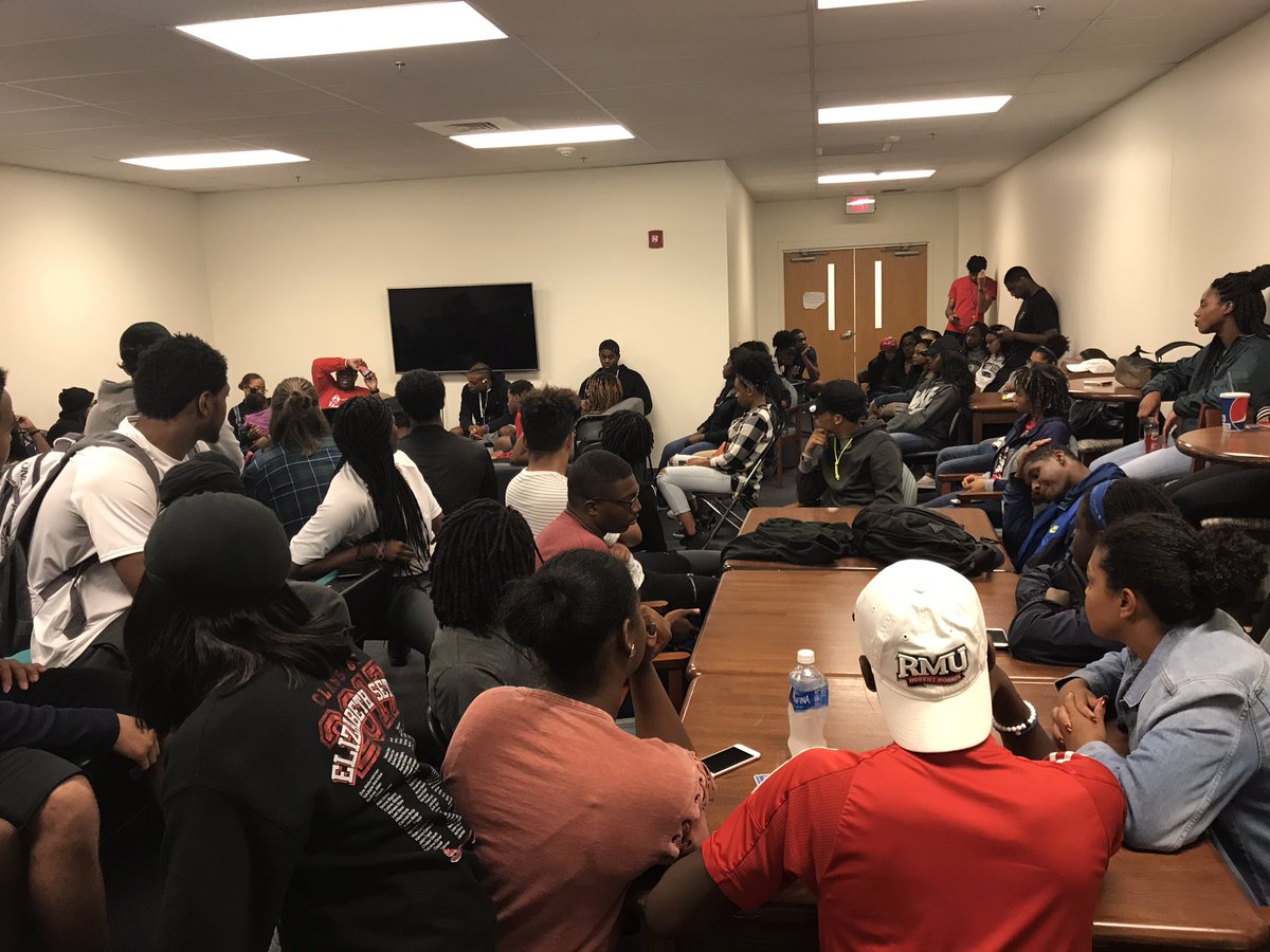 RMUlticultural's tweet photo. @RMU_BSU first general meeting happening now! https://t.co/H5vAfpVvTI