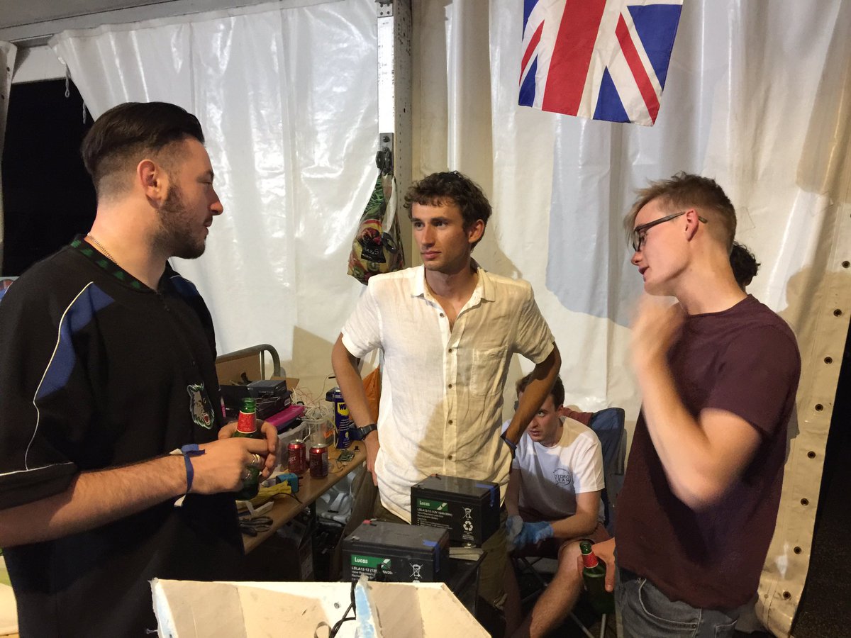 SotonHydroTeam's tweet photo. In collaboration with @UCL_Triumph, there's so much knowledge sharing it's unbelievable! #hydrospirit #UoSEngineering #UCLEngineering https://t.co/nqId8Lv59c