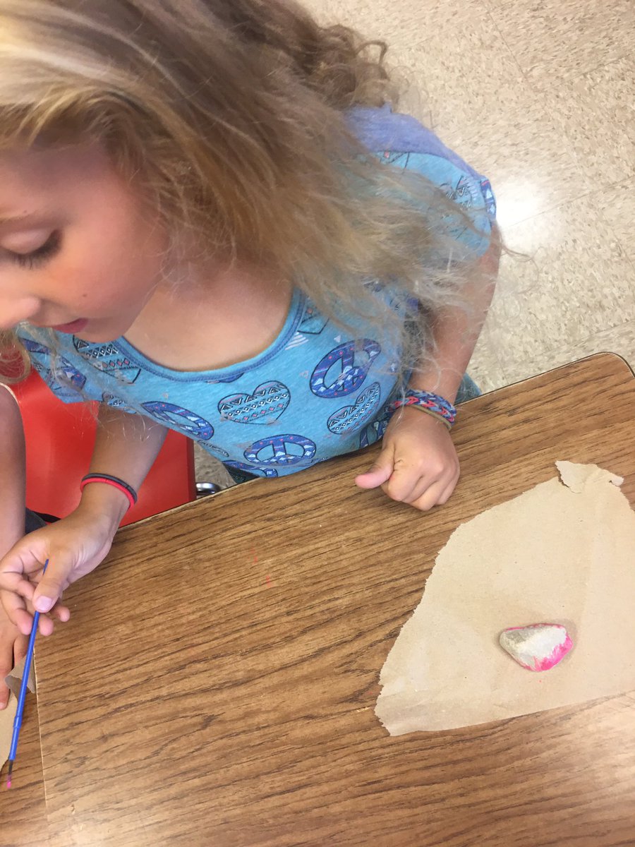 SWECareClub's tweet photo. Today we painted rocks! After they dry we will add eyes &amp; give them names, and they will be our pet rocks. https://t.co/N3EWfedVwV