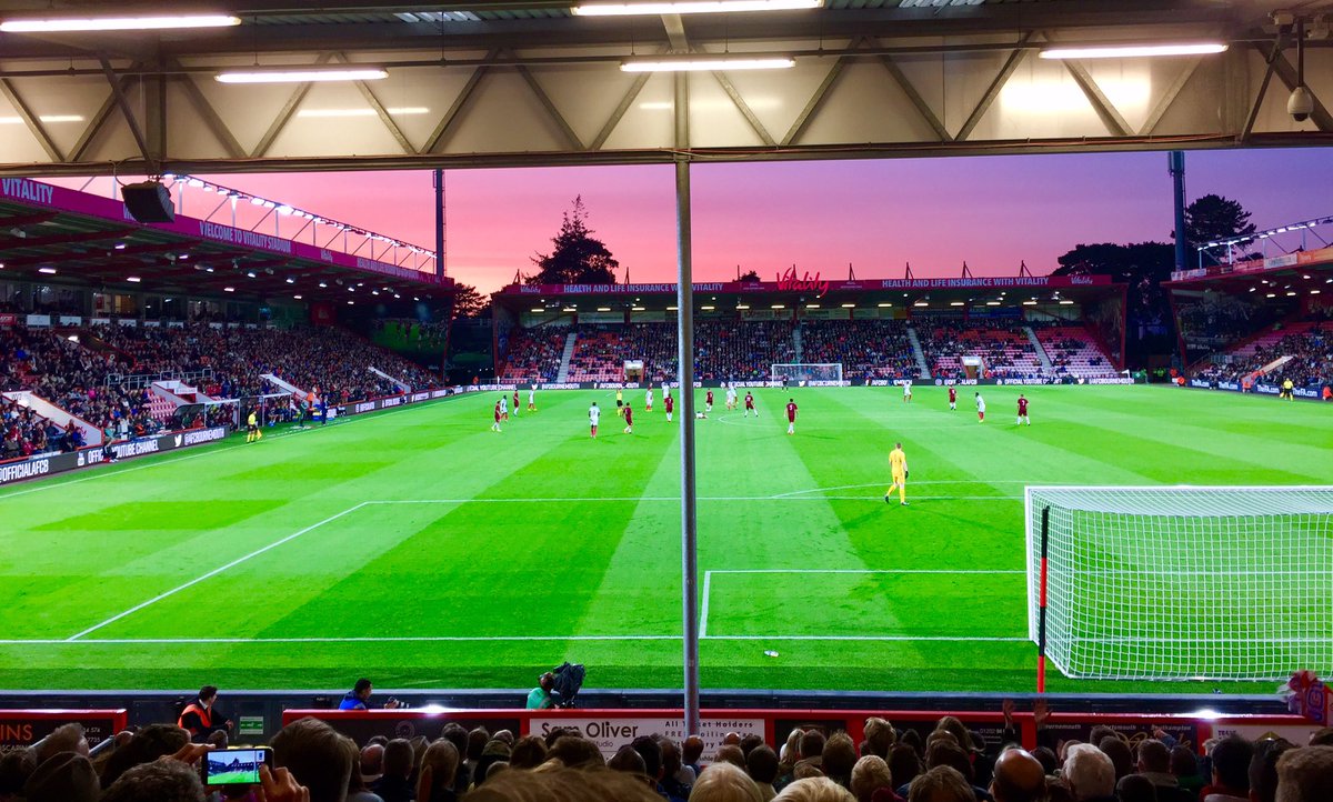 SamBeale_'s tweet image. First time Iv really seen Lewis cook play, looks class!👌🍒 #U21s #afcb