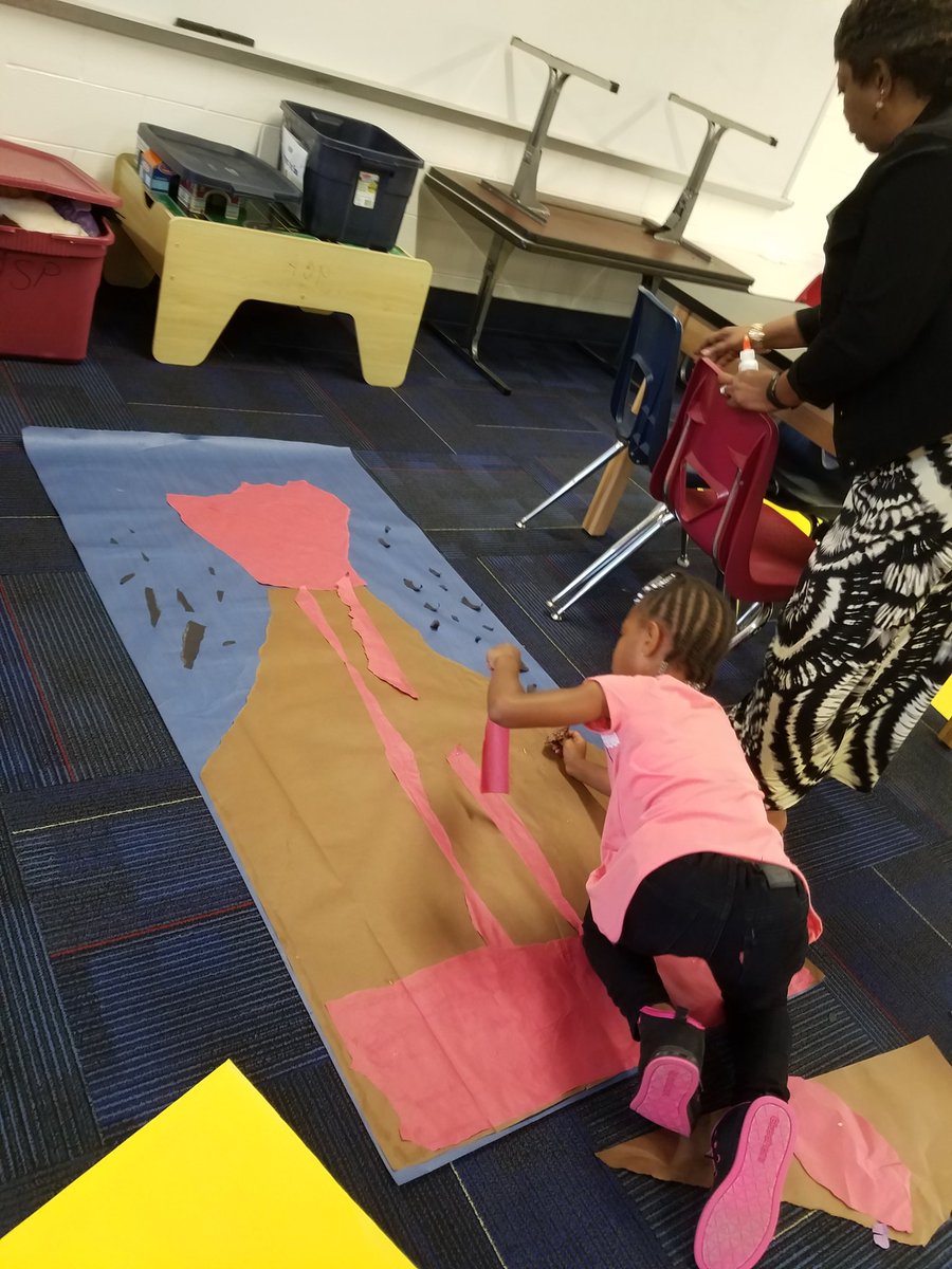 SpringhillGift1's tweet photo. 3rdMM- National Park backdrops #crazycreative #17kids @SpringhillGift1 @springhillsuns https://t.co/Jyz8AlfuC4