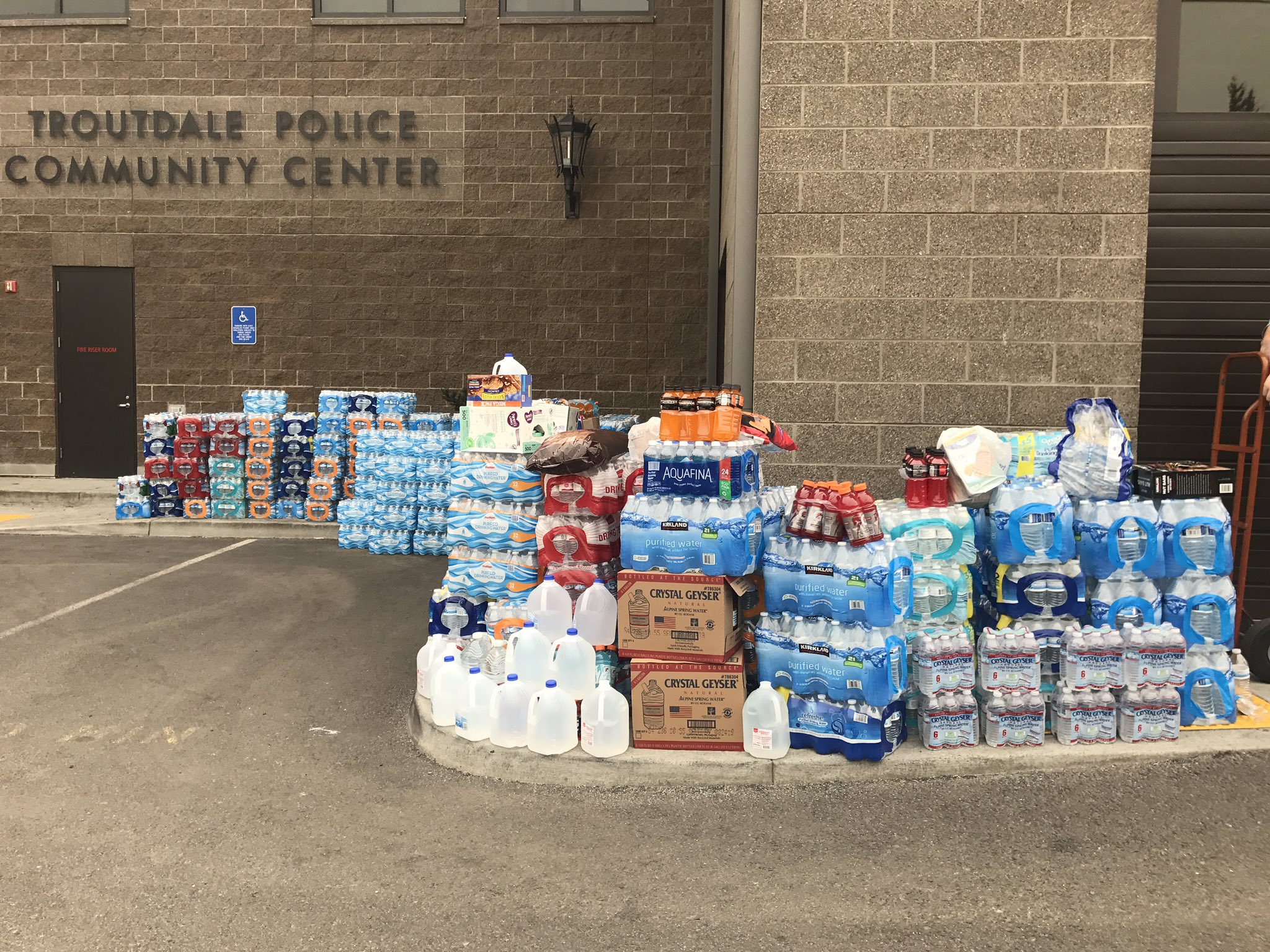 Jim Ryan on Twitter "People have dropped 100s of bottles of water