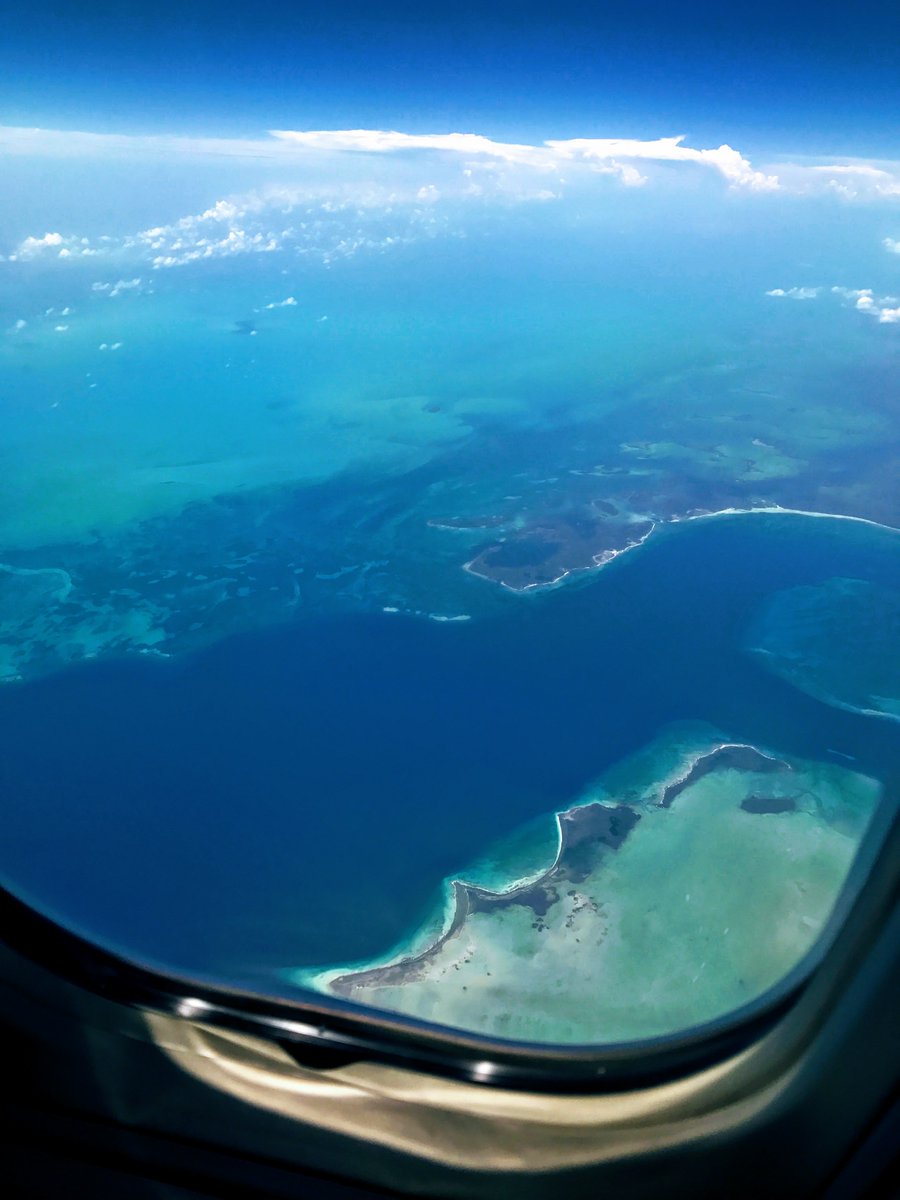 LeSoleildOr's tweet photo. A ticket to paradise ✈️ https://t.co/1qFn95eAh5