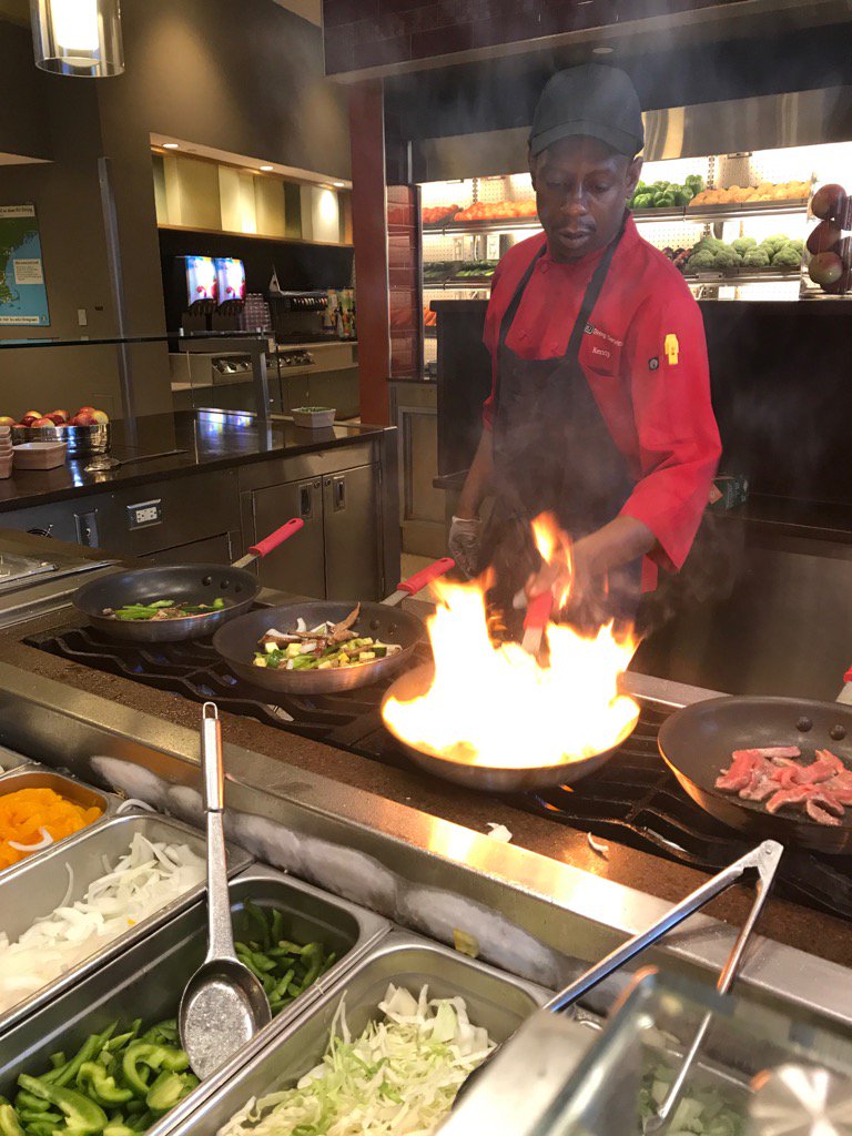joecacc677's tweet photo. @BUDiningService Kenny's rocking the "create your own" sauté station! #baestate https://t.co/Z35TRUQulM