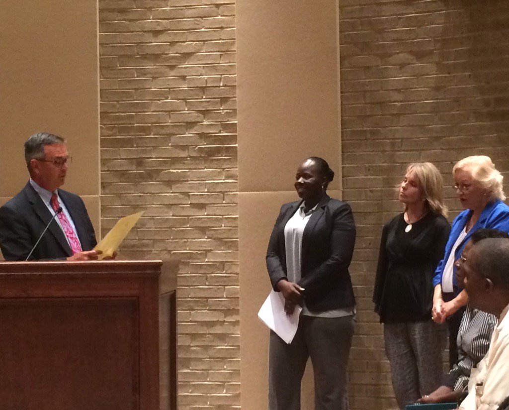 CityofWR_PIO's tweet photo. City Council Meeting: Mayor Toms presents Proclamation to iHOPE recovery organization. https://t.co/SCggXJBRke