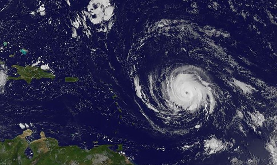 Camilo_826's tweet photo. Aumentan los vientos del Huracán Irma. Siga la transmisión en vivo aquí.
https://t.co/7BTBrNMvlh
Foto tomada de: https://t.co/RRFGIPnF91 https://t.co/miRqacKLIW