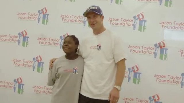 Keith Yandle & Mark Pysyk stopped by #CoolGear2017 last night!   Take a look 👇 https://t.co/TbmdKwXGq7
