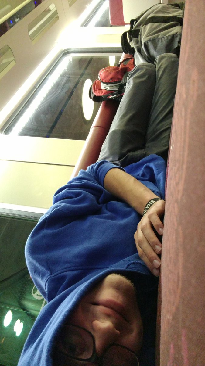 BahnKrys's tweet photo. #Treinleven extreem https://t.co/qNRHvssJqb