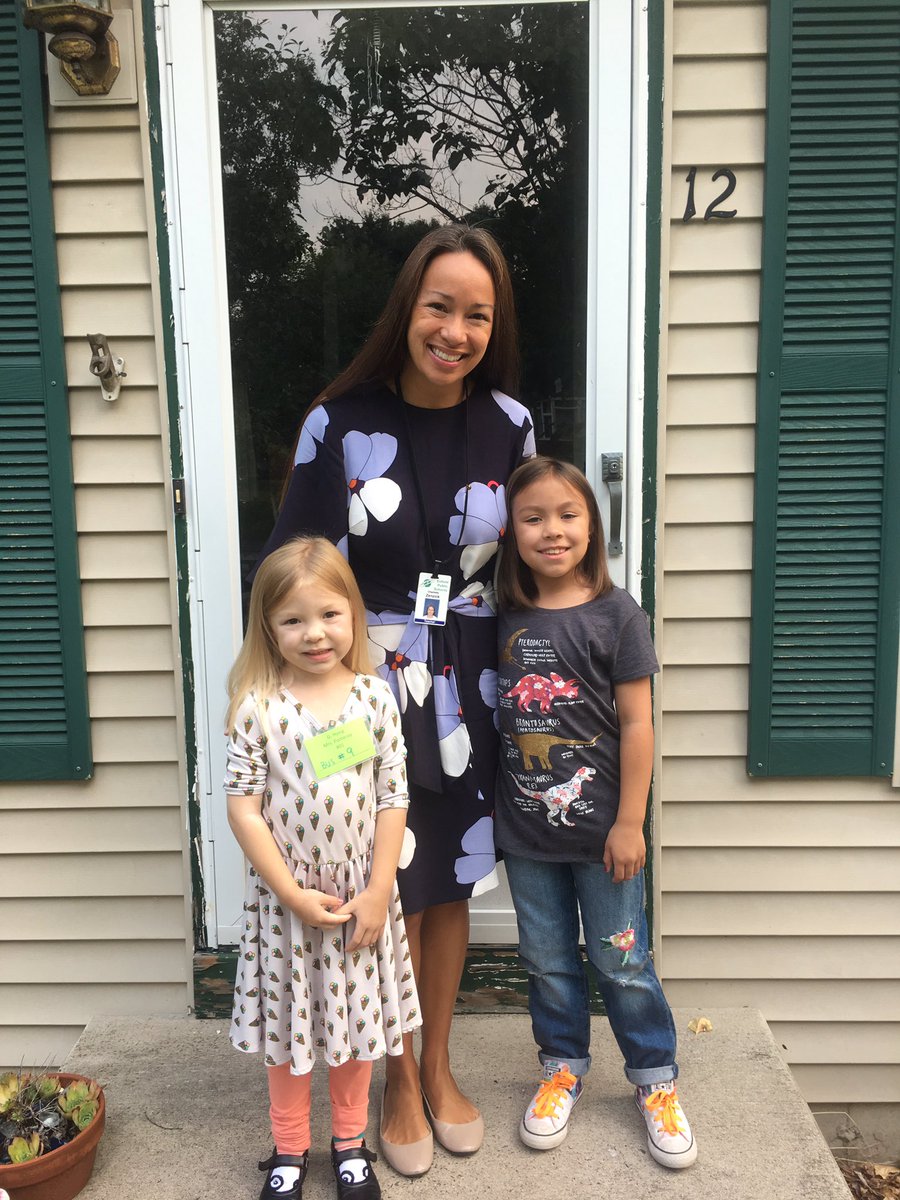 charzen1129's tweet photo. Happy #EPSFirstDay with my nieces Olivia (3rd) and Gracie (K)! 🍎 https://t.co/QgEgoYL74N