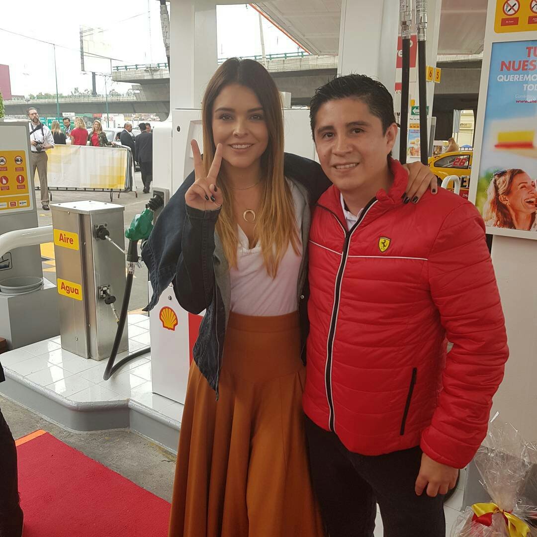 GrettellV_Arg's tweet photo. Evento - #holashell #makethefuture #shellmexico ⛽💥🇲🇽 https://t.co/7GuXHiG3yc