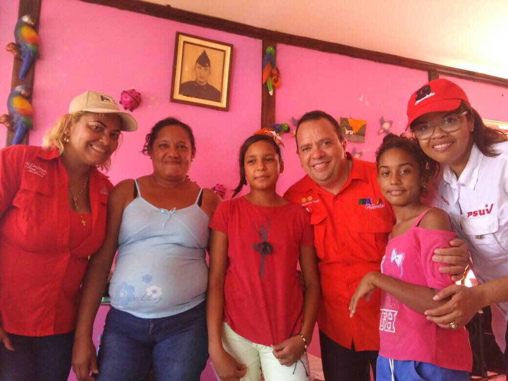 RMarcoTorres's tweet photo. En Camatagua recibimos amor y  bendiciones de un pueblo generoso que lleno de fuerzas nos acompaña en la victoria #MiPatriaFrenteEnAlto https://t.co/YAcaGAFkzG