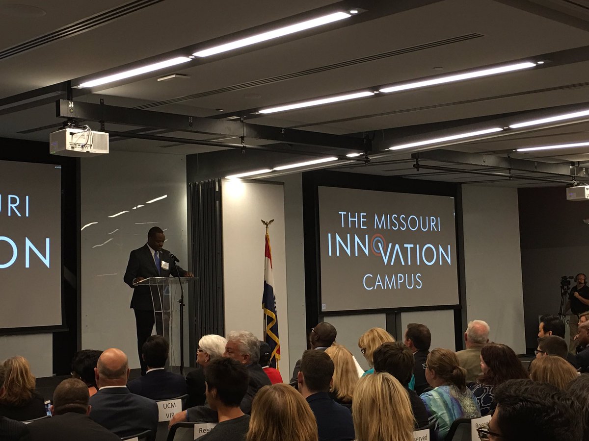 jhamilton8710's tweet photo. Celebrating the new Missouri Innovation Campus in LS! #workforcetalent @LSEcoDevC @STAdirector @UCentralMO @MCCKansasCity @LSR7 #MIC https://t.co/Xxyokif71P
