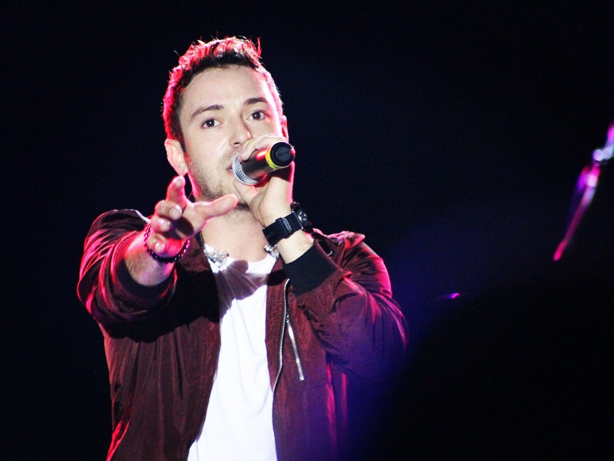 ElMundodePeeWee's tweet photo. El Príncipe de la Cumbia @PeeWeeMusic en su última presentación en Querétaro en el #91Fest donde enloqueció a su público hace unos días. https://t.co/Hwxwo0PzKn
