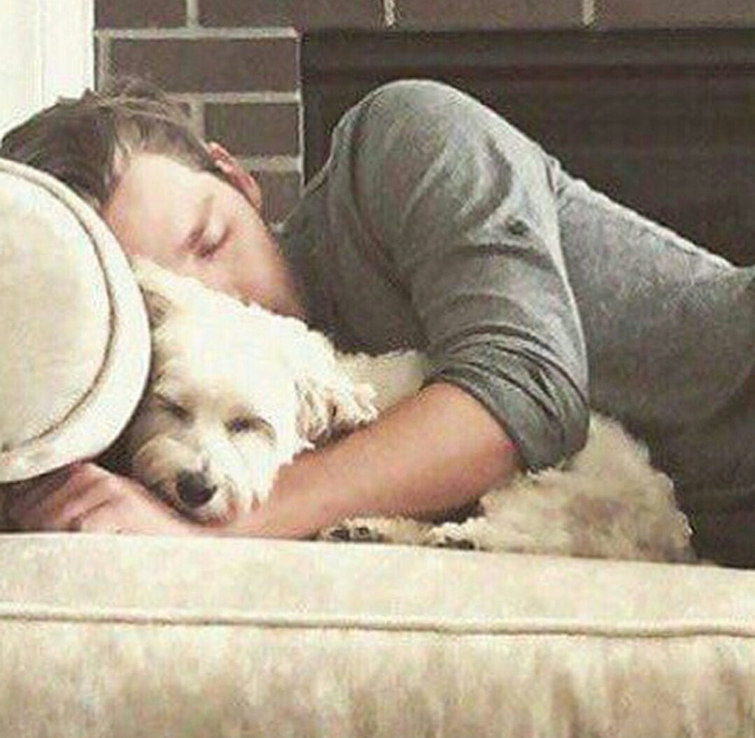 godaelin's tweet photo. I need to fall asleep hugging this man. https://t.co/9Ei5vqXFXz