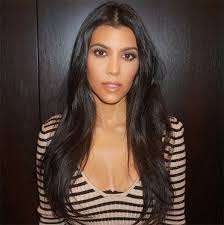 SubMIA's tweet photo. Kourtney Kardashian shows Kim what a perfect butt is.  https://t.co/TYmmH7aE6O https://t.co/vs2JAnhnqo