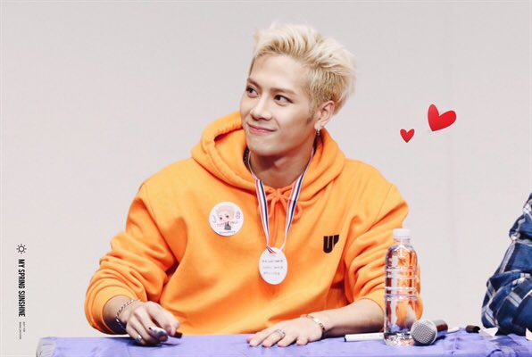 wangsarchive's tweet photo. 4. idk about yall but this was one of mY FAV fanmeet looks https://t.co/NQ7HXsWKys