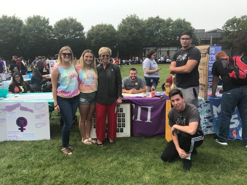 SigmaPiESU's tweet photo. Thank you to @PresidentWelsh and sisters of @ASTESU for stopping by today. #clubfair #rushsigmapi #fall17 https://t.co/3WKIOprSyh