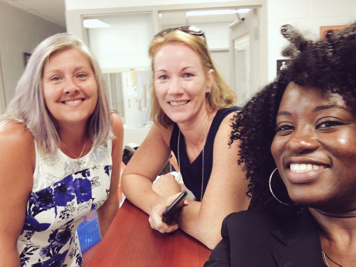 MsAdusei's tweet image. We made it to the end of the day! Awesome start to an awesome new school year!#firstdayofschool2017 #weareteamawesome #andjosietoo!