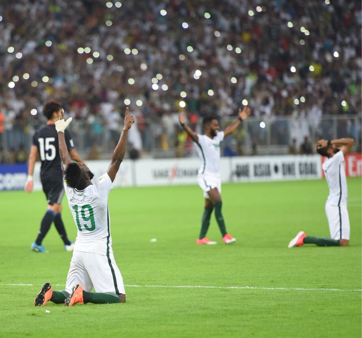 bukairy's tweet photo. أجمل 3 لقطات في المباراة..
دخول...
ثم انقضاض...
ثما ماذا؟
#الاخضر_الى_روسيا ✌️🇸🇦
#الاخضر_الى_كاس_العالم ✌️🇸🇦
#الاخضر_في_موسكو2018 ✌️🇸🇦 https://t.co/K6cRsDj33N