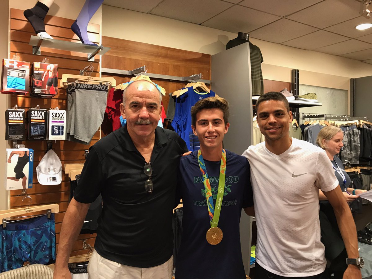 meganbarreto's tweet photo. Mateo with the Centrowitz duo! #centrotalk @MattCentrowitz @mateo_barreto https://t.co/mJGe7OnZqk
