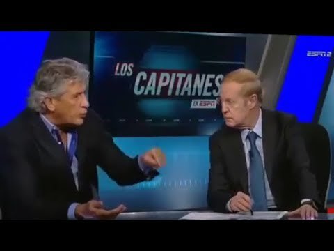 InfoMEXICO_'s tweet photo. "Giovani dos Santos ES UN ERROR en la Selección Mexicana!" https://t.co/JAFEwaeIBR #VIDEO https://t.co/4Z2suJt93d