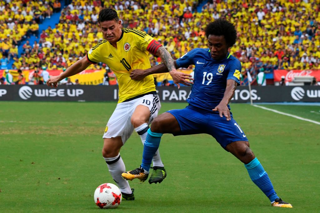 FCBayernES's tweet photo. 🇨🇴🇧🇷 @jamesdrodriguez empata 1-1 ante Brasil. Un empate ante líder que sabe a más. ¡Buen trabajo, James! #COLBRA https://t.co/cZ9wed8XxW