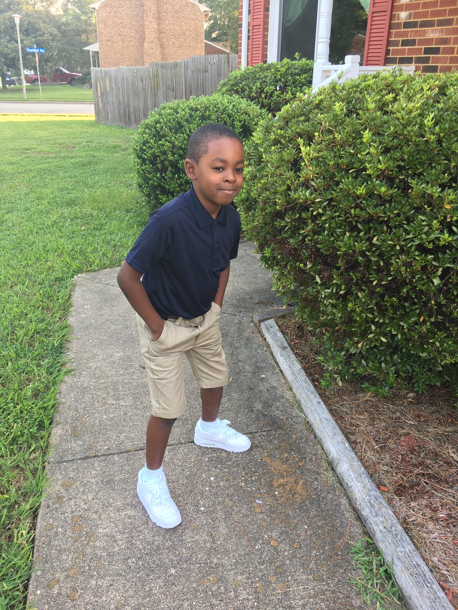 TMBmakeup757's tweet photo. My baby's first day as a 1st Grader! #hcsfirstday17 https://t.co/sjBfbftN1R