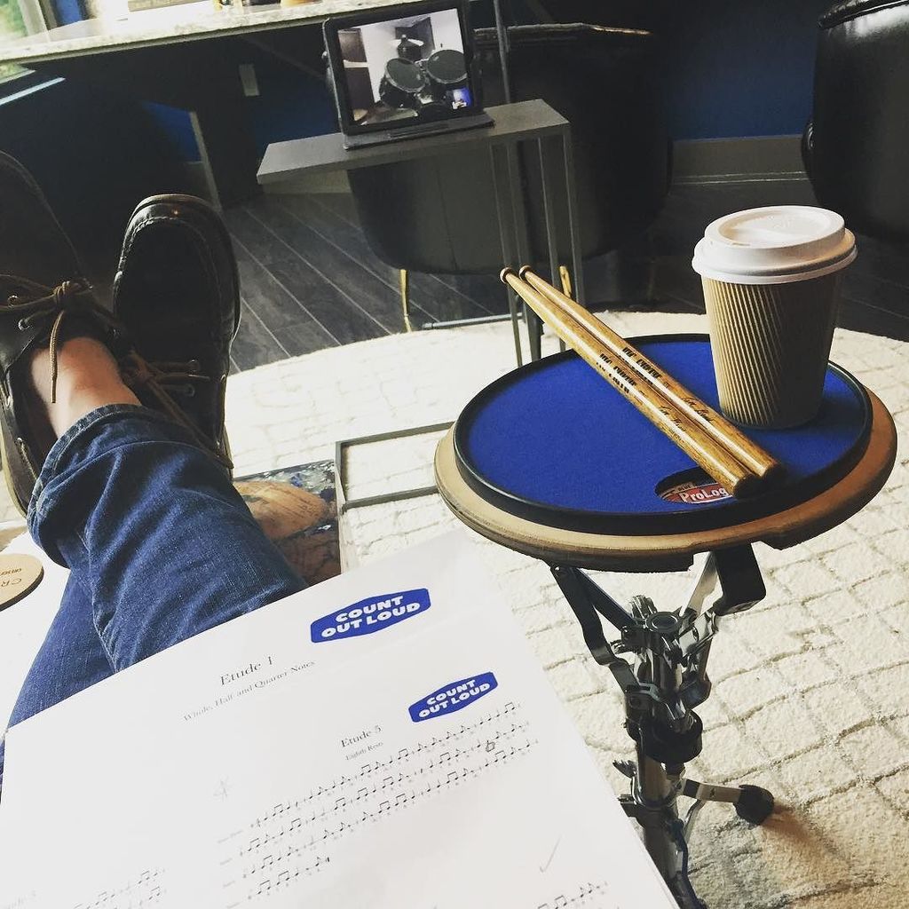 JeromyABailey's tweet photo. My Skype lesson situation for the day. .
.
.
#drums #lessons #NoCrying #countoutloud #motivation #PracticeProLogix… https://t.co/oY32s0n2fv https://t.co/j6YzhUotir