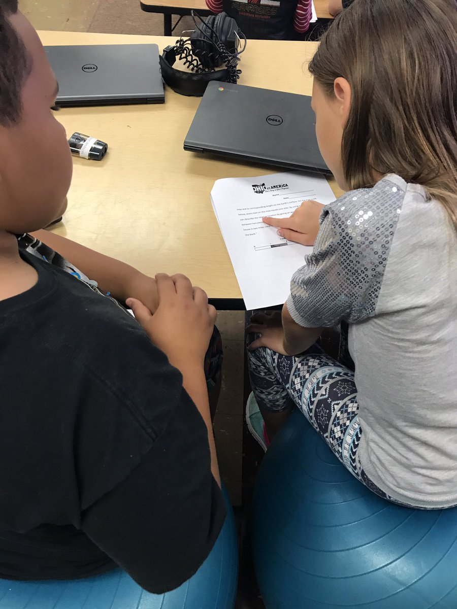 4thgradebrigade's tweet photo. Working together to learn cardinal directions. #cooperative#positive#makeithappen @angela_counts @Edgewood_ES https://t.co/kl3uArFnEY