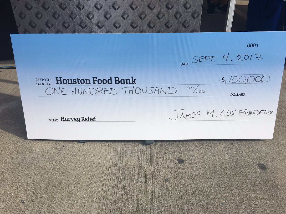 HoustonsEagle's tweet photo. Broadcasting till 7 tonight!! @HoustonsEagle @HoustonFoodBank food drive! Curbside drop off! #HurricaneHarveyRelief #notjusthouston https://t.co/PTPZsdQQOj