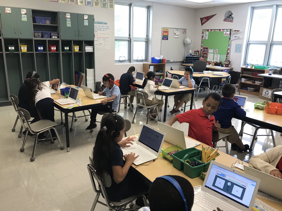 MrD_Chestnut3's tweet photo. It was a fun day exploring all of the literacy & math websites we are going to use on the Chromebooks this year! #ChestnutPRIDE https://t.co/KU7SkRl81u