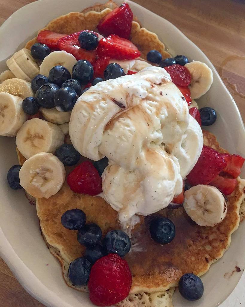 cernovskyfit's tweet photo. The only place where you can choose from tens of different types of pancakes...and still get your belly muscle big… https://t.co/9Z9Wm3qoq6 https://t.co/oY5HEH0SxC