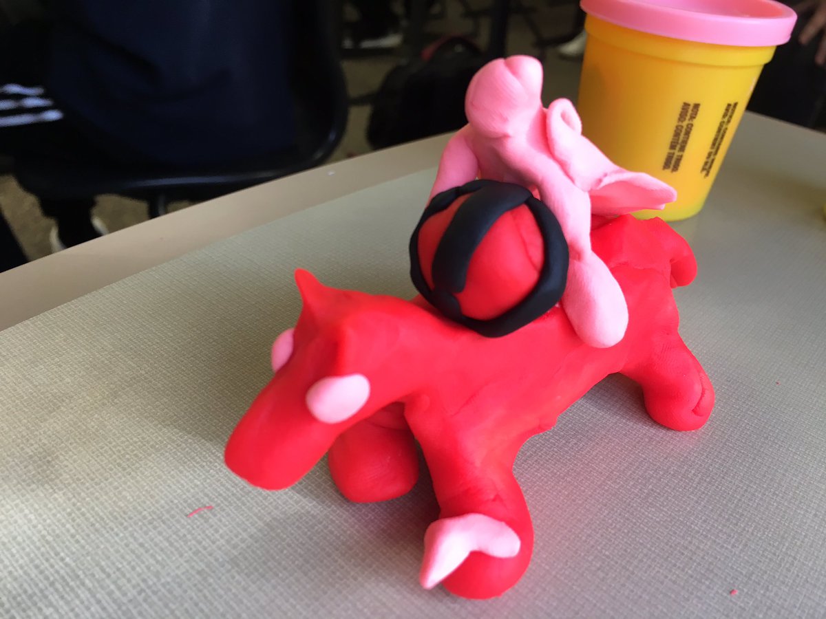 mrericcameron's tweet photo. Teddy Roosevelt riding a horse.
(Holding a π- shoutout to you John Naismith)
#MakingHistoryWithPlayDoh
#playlap https://t.co/qo1jcHxw7o